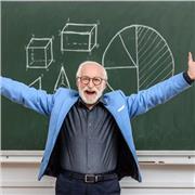 Ingegnere laureto al Politecnico Milano di lunga esperienza, impartisce lezioni di varie materie, matematica, fisica, scienze